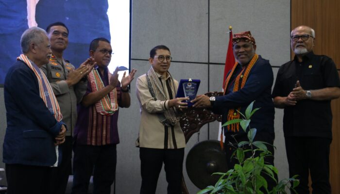 Membangun Daerah, Fadli Zon Dorong Pemda NTT Hidupkan Budaya Lokal