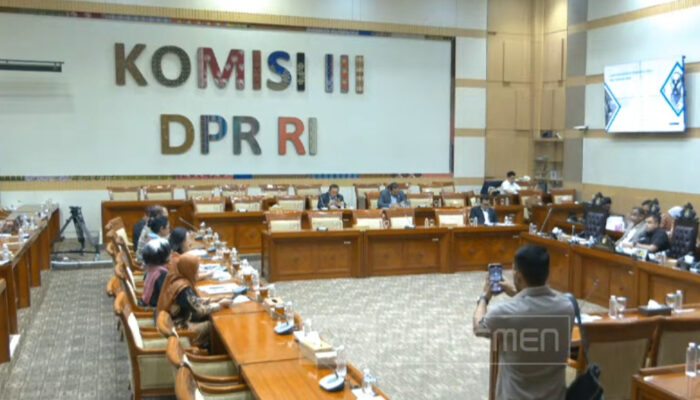 Komisi III DPR RI Setujui Tuntutan Pasal Berlapis Bagi Tersangka AKBP Fajar, Eks Kapolres Ngada