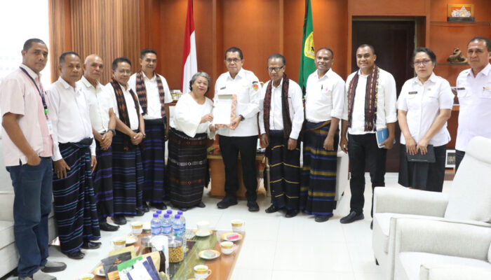 Terima Kunjungan Komunitas Lio Maumere, Gub NTT Pesan Dukung Swasembada Pangan