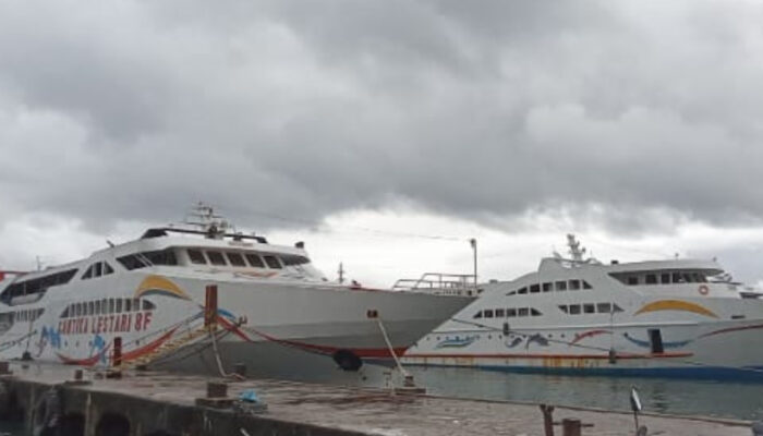 Air Laut Masuk Dek, Ratusan Penumpang Kapal Cepat  Santika Lestari 8F Panik