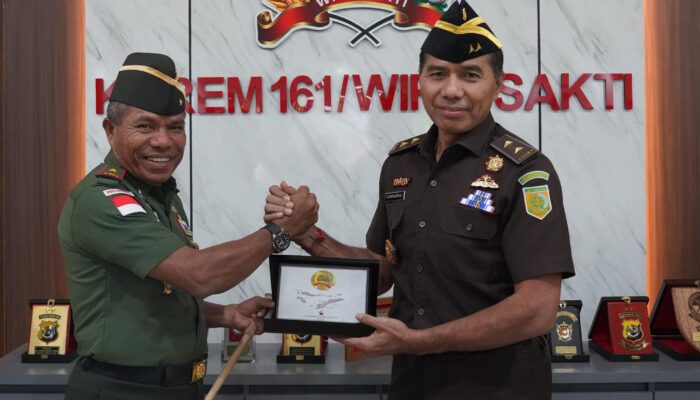 Danrem 161/ Wirasakti, Terima Audiensi Sesjampidmil Kejaksaan Agung RI