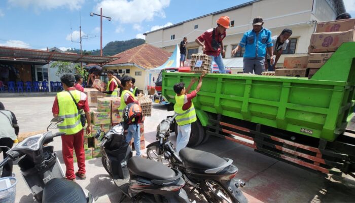 PLN Peduli Salurkan Bantuan untuk Korban Banjir Nagekeo, Berbagi Harapan dan Pulihkan Listrik