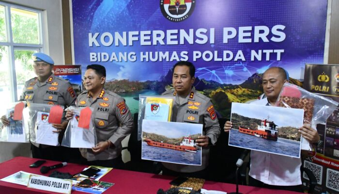 Polda NTT Tangkap Kapal SPOB (Self Propelled Oil Barge) Sisar Matiti, Salahgunakan 220 Ribu Liter Solar Subsidi.