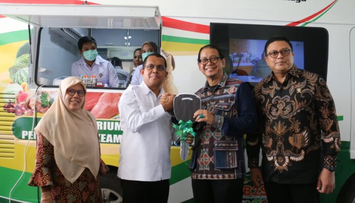 Gubernur NTT  Terima Hibah Mobil Lab Keliling dan Bahas Fortifikasi Pangan dengan Badan Pangan Nasional