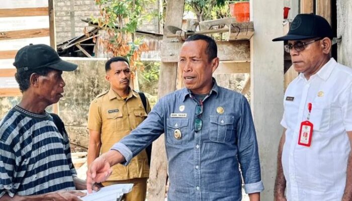 Tinjau Revitalisasi dan Rehabilitasi Sekolah, Wabup Lembata Ingatkan Kualitas Material dan Standar Teknis