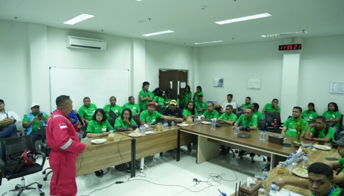 PLN UIW NTT Ajak Puluhan Jurnalis Kunjungi Dapur Listrik Pulau Timor