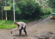 Jalan Lintas Flores Tertimbun Lahar Hujan, Kapolres Flotim Imbau Warga Waspada