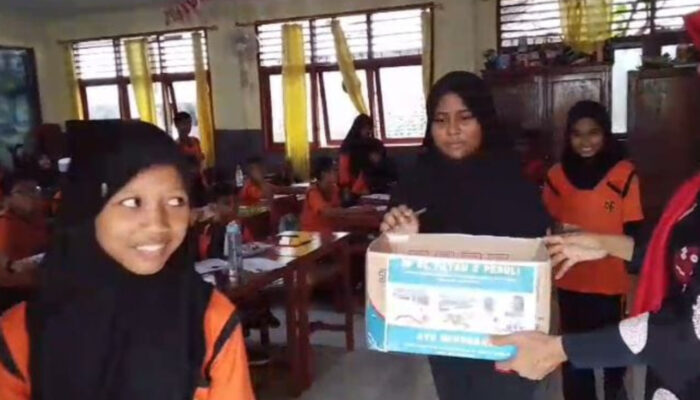 Gerakan Hati untuk Negeri, Siswa SD Al Fatah 2 Ambon Kumpulkan Donasi untuk Korban Bencana Sumatera