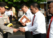 Ungkap Pembunuh Sebastian Bokol, 40 Personil Timsus Polda NTT Terima Penghargaan Kapolda