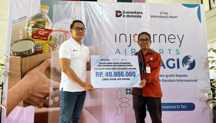 Sambut Natal, Angkasa Pura El Tari Bagikan 1.600 Paket Sembako Bagi Warga Miskin