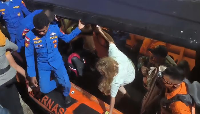 KM Putri Sakinah Tenggelam, 4 WNA Spanyol Hilang