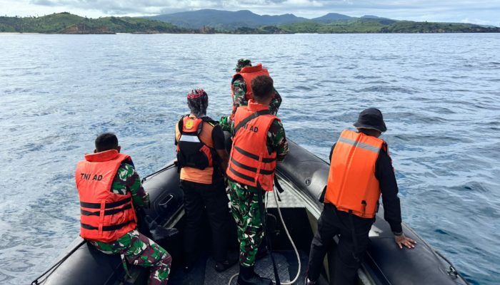 Masuk Hari ke-14 Operasi SAR Gabungan, Keluarga Tabur Bunga di Lokasi Karamnya KM Putri Sakinah
