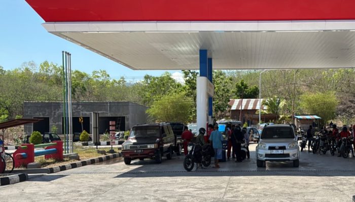 BBM Eceran Tembus Rp 25 000/Botol,  Pemkab  Lembata   Sebut Kelangkaan Bersifat Insidentil