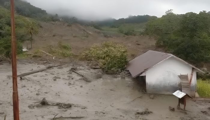 Longsor di Desa Goreng Meni, 2 Warga Tertimbun dan 236 KK Mengungsi