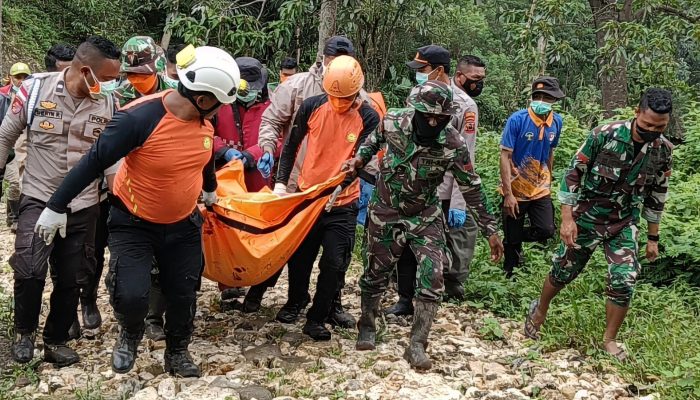Jasad Yustina Mira, Korban Terakhir Longsor di Desa Goreng Meni, Ditemukan Team SAR Gabungan