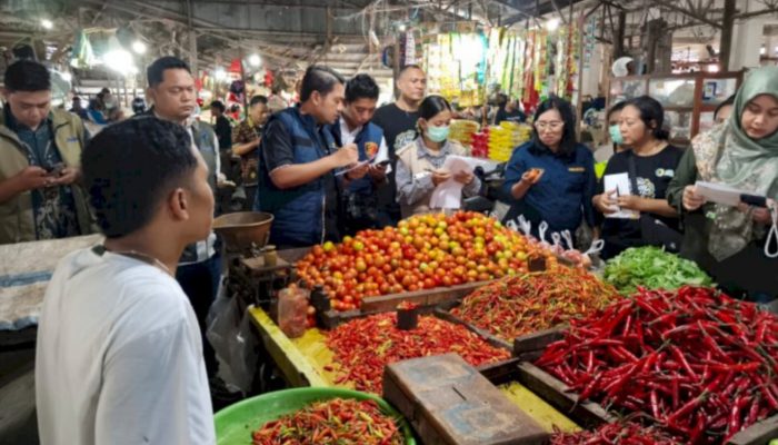 Jelang Idul Fitri, Tim Saber Sidak Pasar Inpres Naikoten dan Lippo
