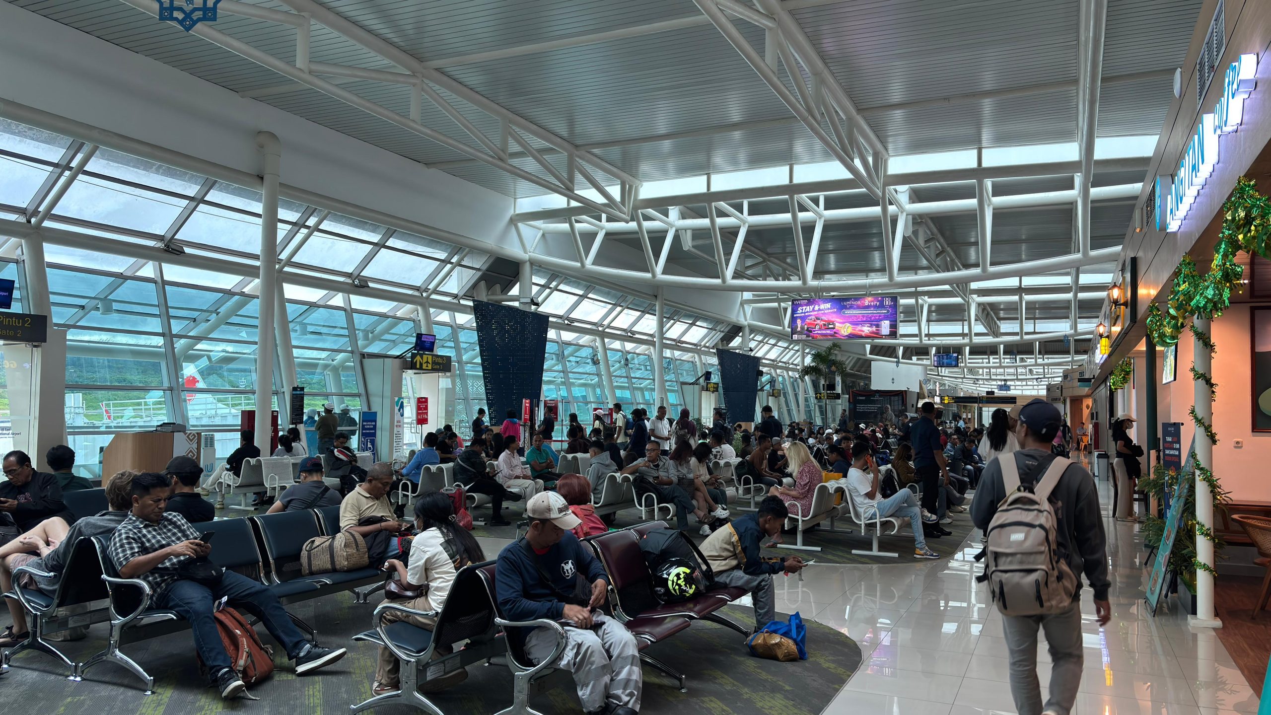 H+2 Libur Lebaran 1447 H,  Pergerakan Penumpang Bandara Internasional El Tari Naik 26%