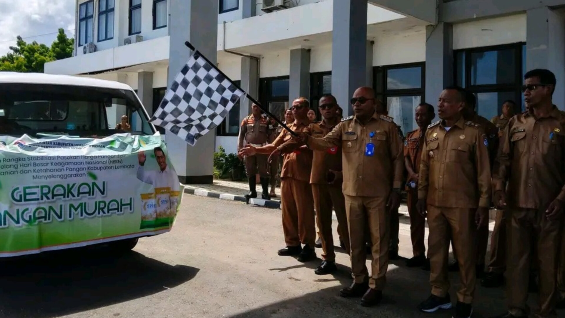 Pemkab Lembata Luncurkan  Gerakan Pangan Murah, 70 Ton Bahan Pangan Didistribusikan