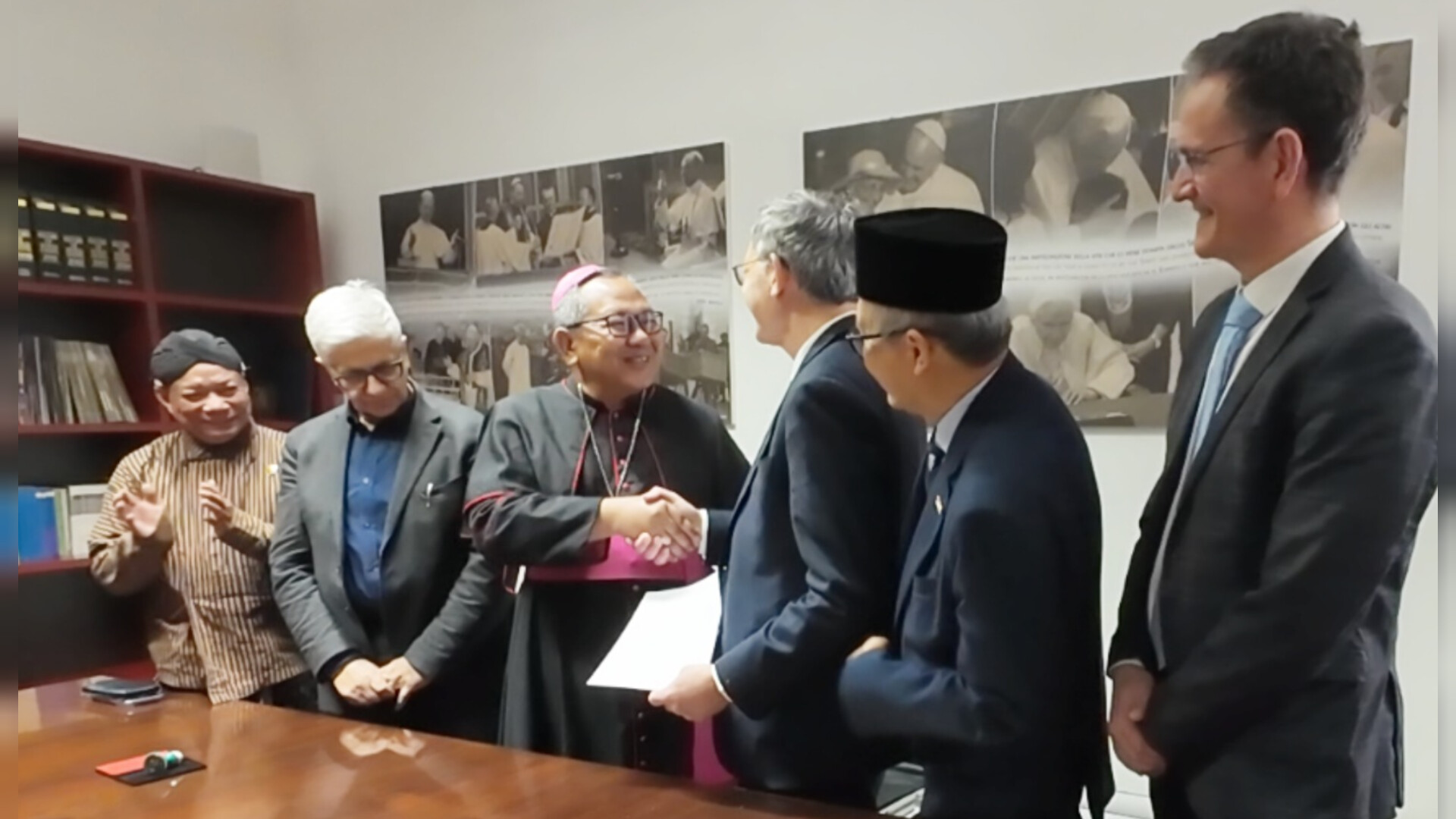 Tahta Suci  Resmi Gunakan Bahasa Indonesia di Media Vatican News