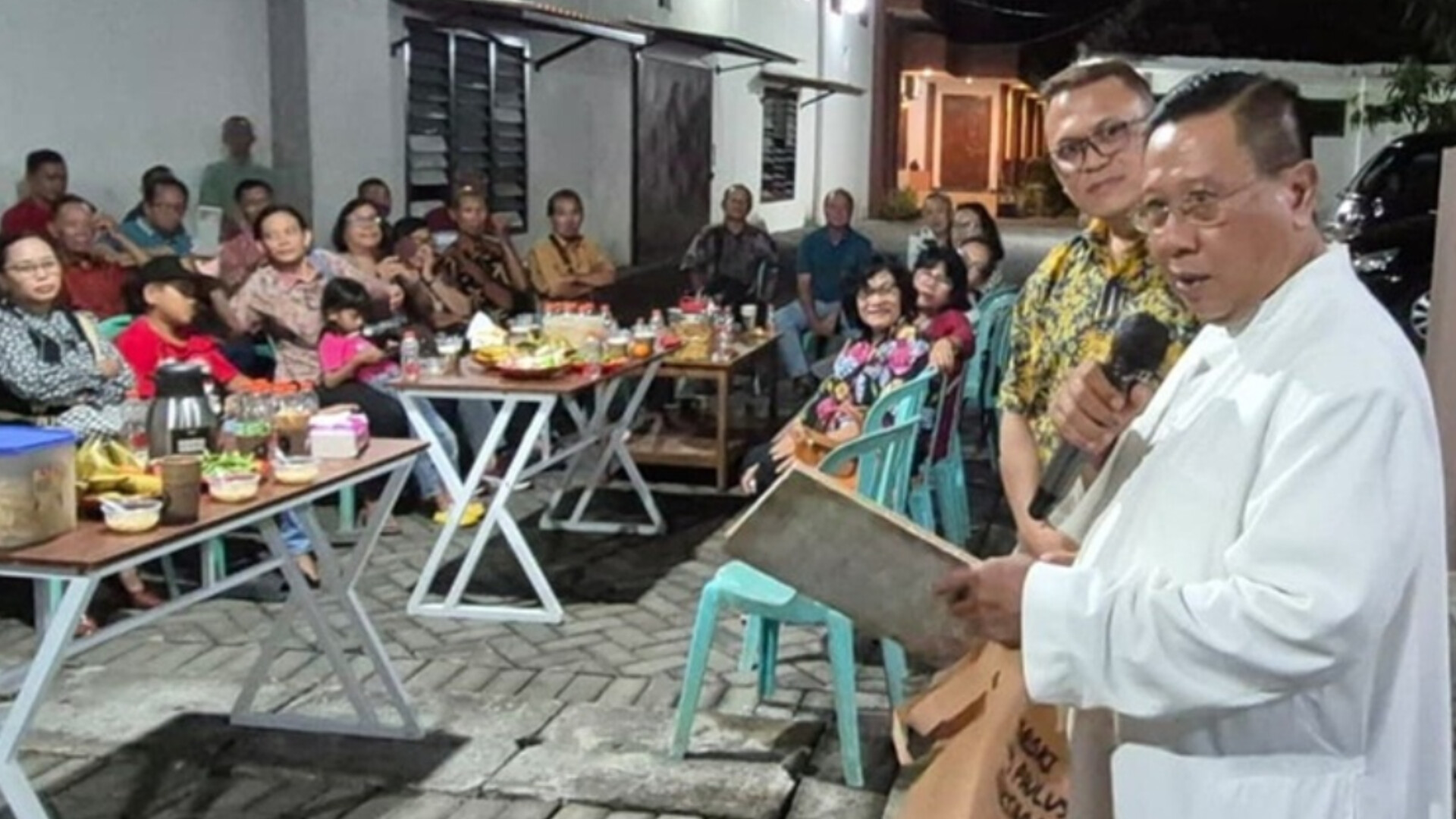 Majelis GKJW Kunjungan Kasih ke Gereja St Paulus Kraksaan  