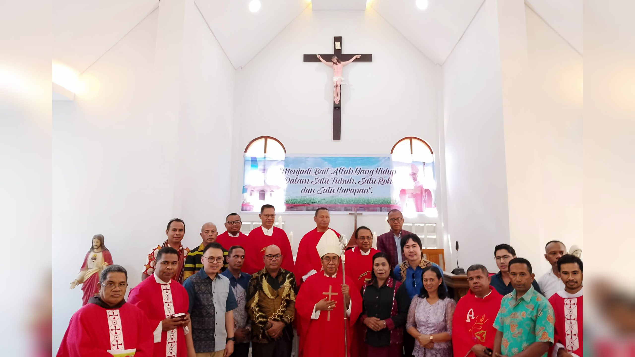 Kunjungan Pastoral ke Lembata, Uskup Larantuka Berkati Kapela di Wilayah Terpencil
